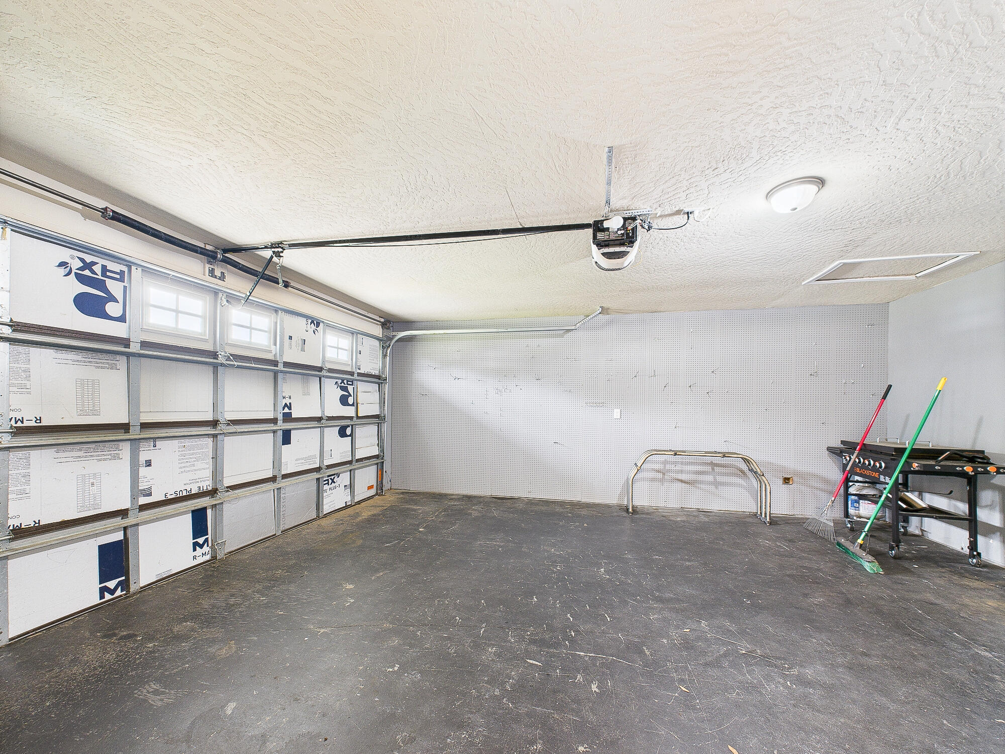 5261 Moore Loop Crestview, FL 32536 - Photo 33 of 37 Garage