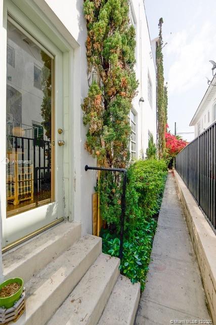 1569 Euclid Avenue, Unit 2 Miami Beach, FL 33139 - Photo 21 of 31