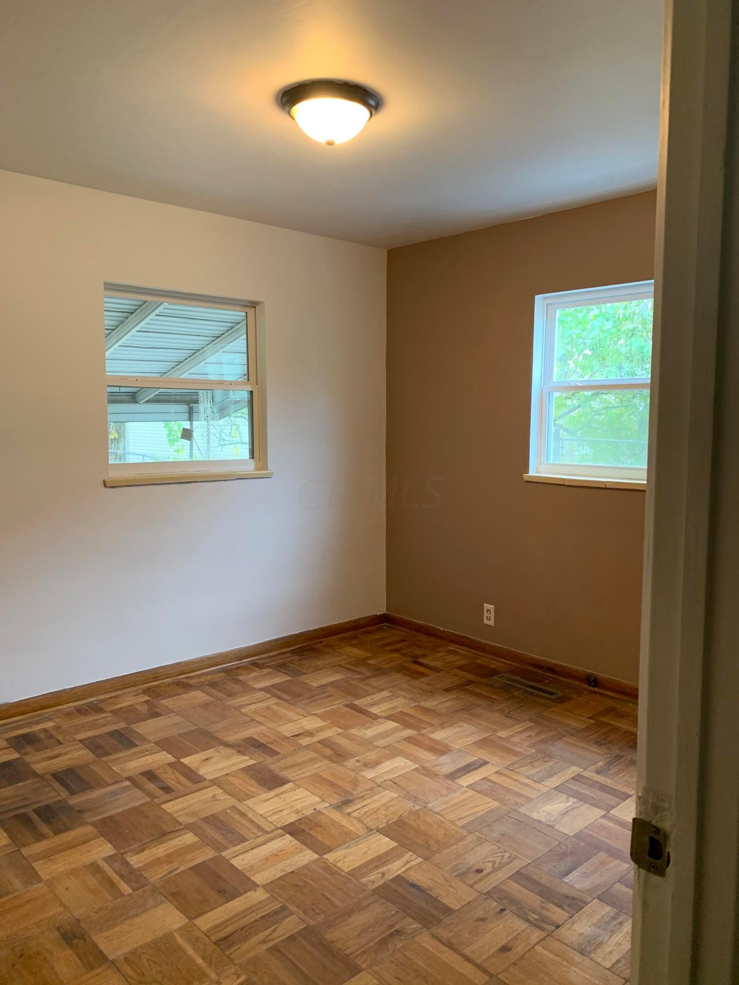 2902 Howey Road Columbus, OH 43224 - Photo 14 of 29