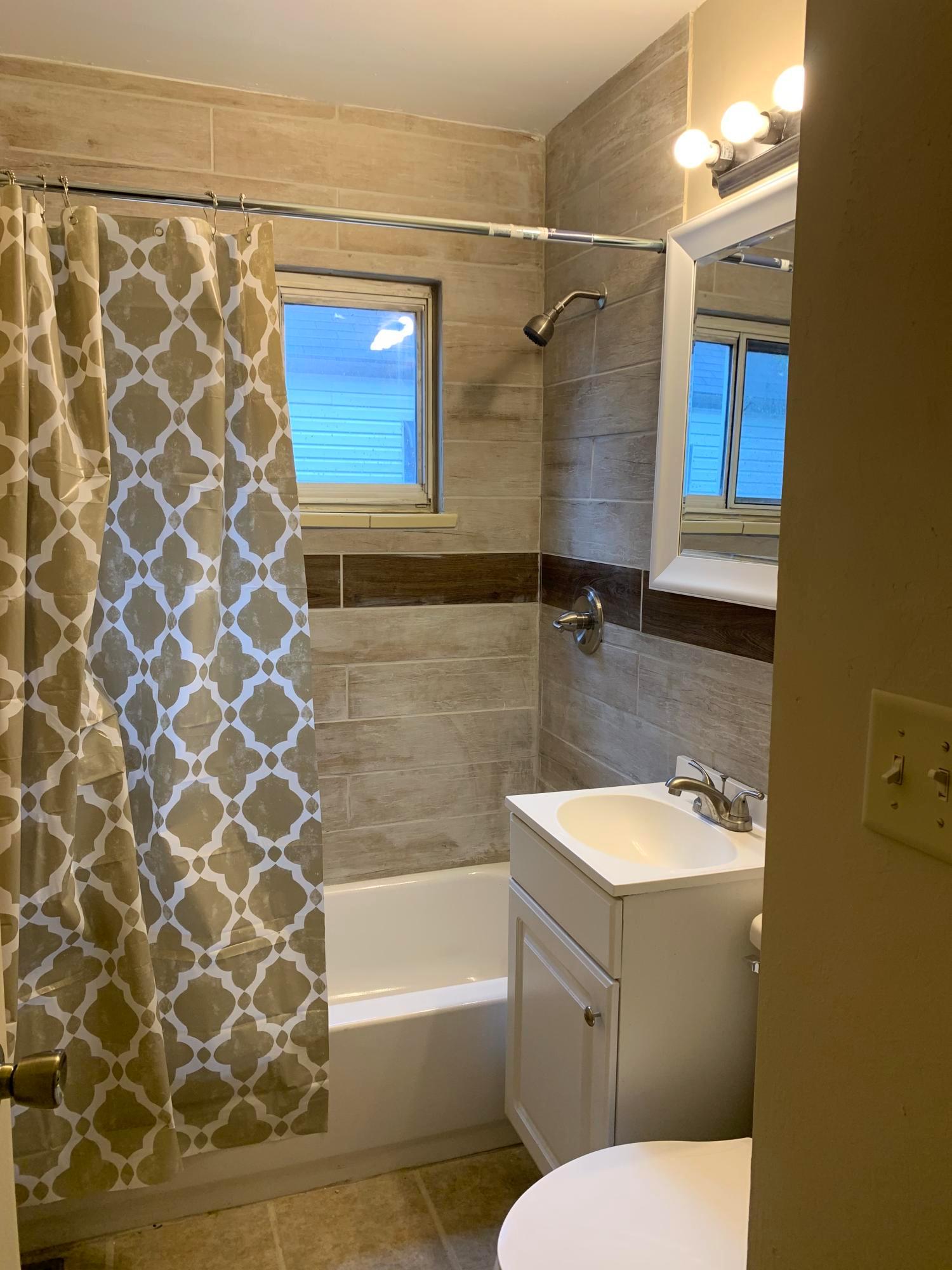 2902 Howey Road Columbus, OH 43224 - Photo 4 of 29