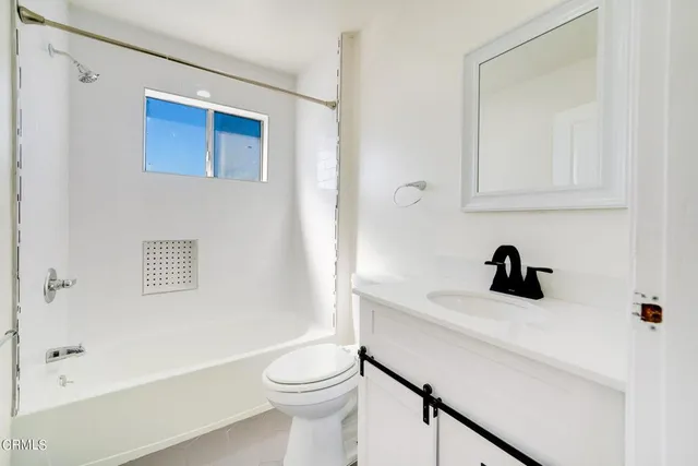 $3,995 | 2648 Arvia Street, Los Angeles, CA 90065