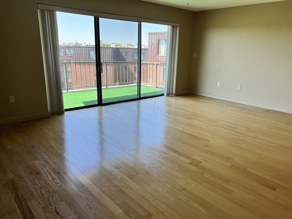 1008 Paradise Road, Unit PHF Swampscott, MA 01907 - Photo 11 of 22 Gallery Image 11