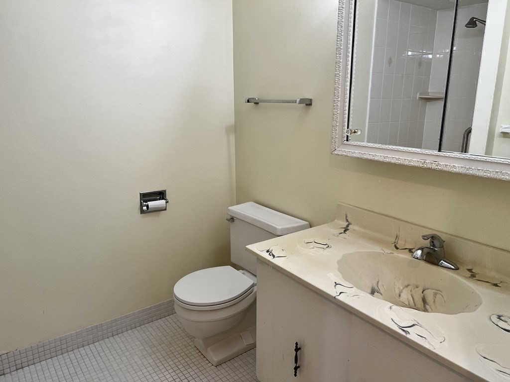 1008 Paradise Road, Unit PHF Swampscott, MA 01907 - Photo 15 of 22 Gallery Image 15