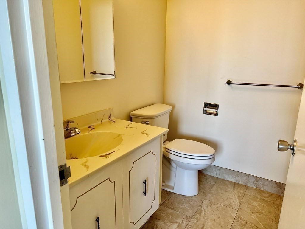 1008 Paradise Road, Unit PHF Swampscott, MA 01907 - Photo 16 of 22 Gallery Image 16