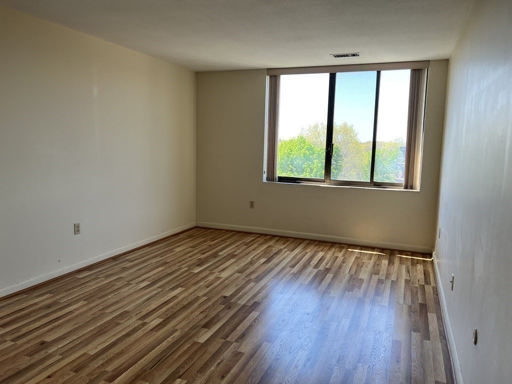 1008 Paradise Road, Unit PHF Swampscott, MA 01907 - Photo 19 of 22 Gallery Image 19
