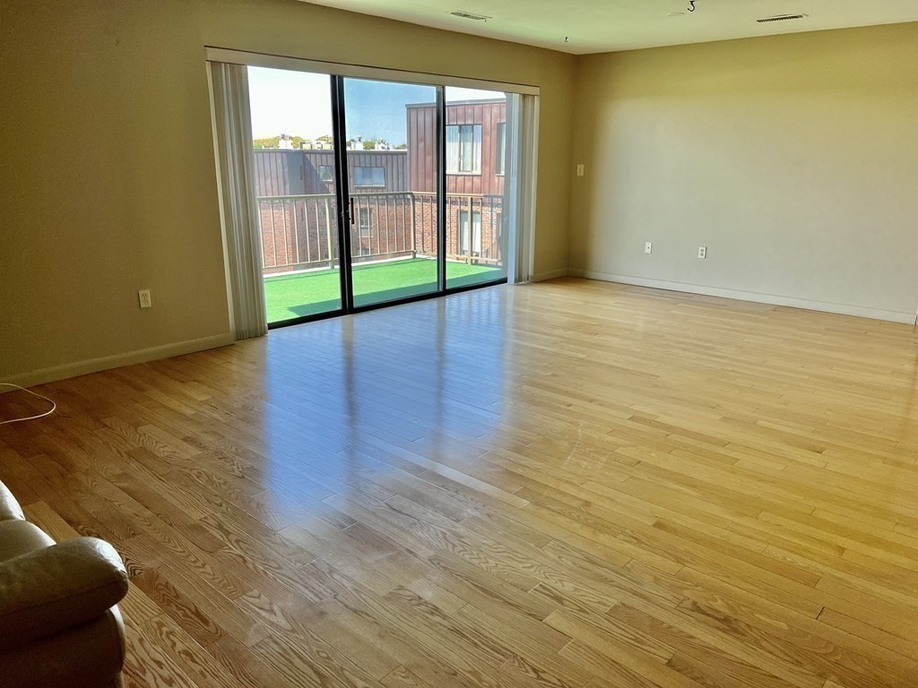 1008 Paradise Road, Unit PHF Swampscott, MA 01907 - Photo 8 of 22 Gallery Image 8