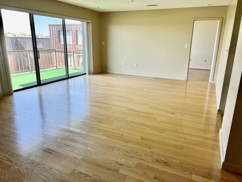 1008 Paradise Road, Unit PHF Swampscott, MA 01907 - Photo 10 of 22 Gallery Image 10