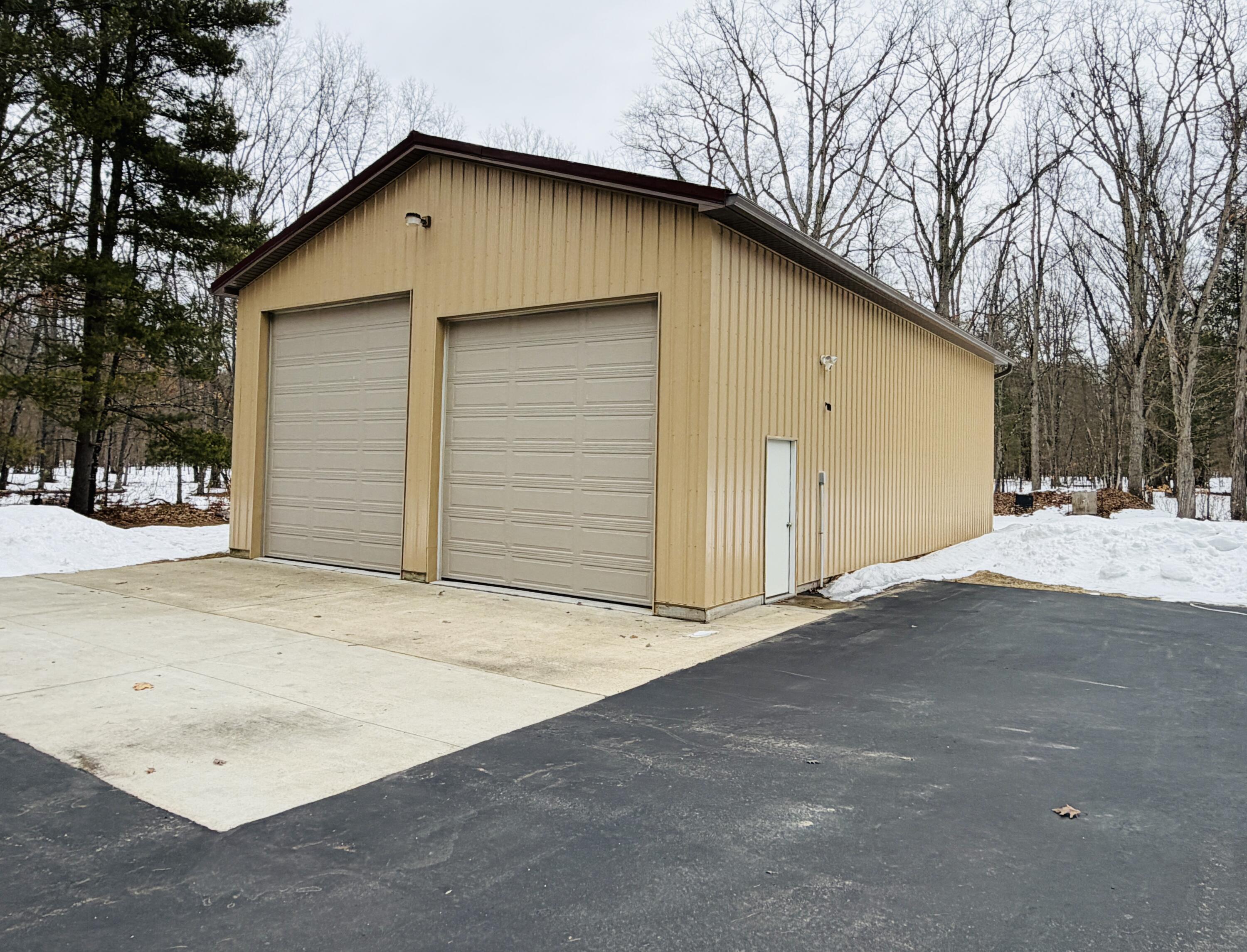6474 South Taylor Road Branch, MI 49402 - Photo 3 of 62 IMG_2422