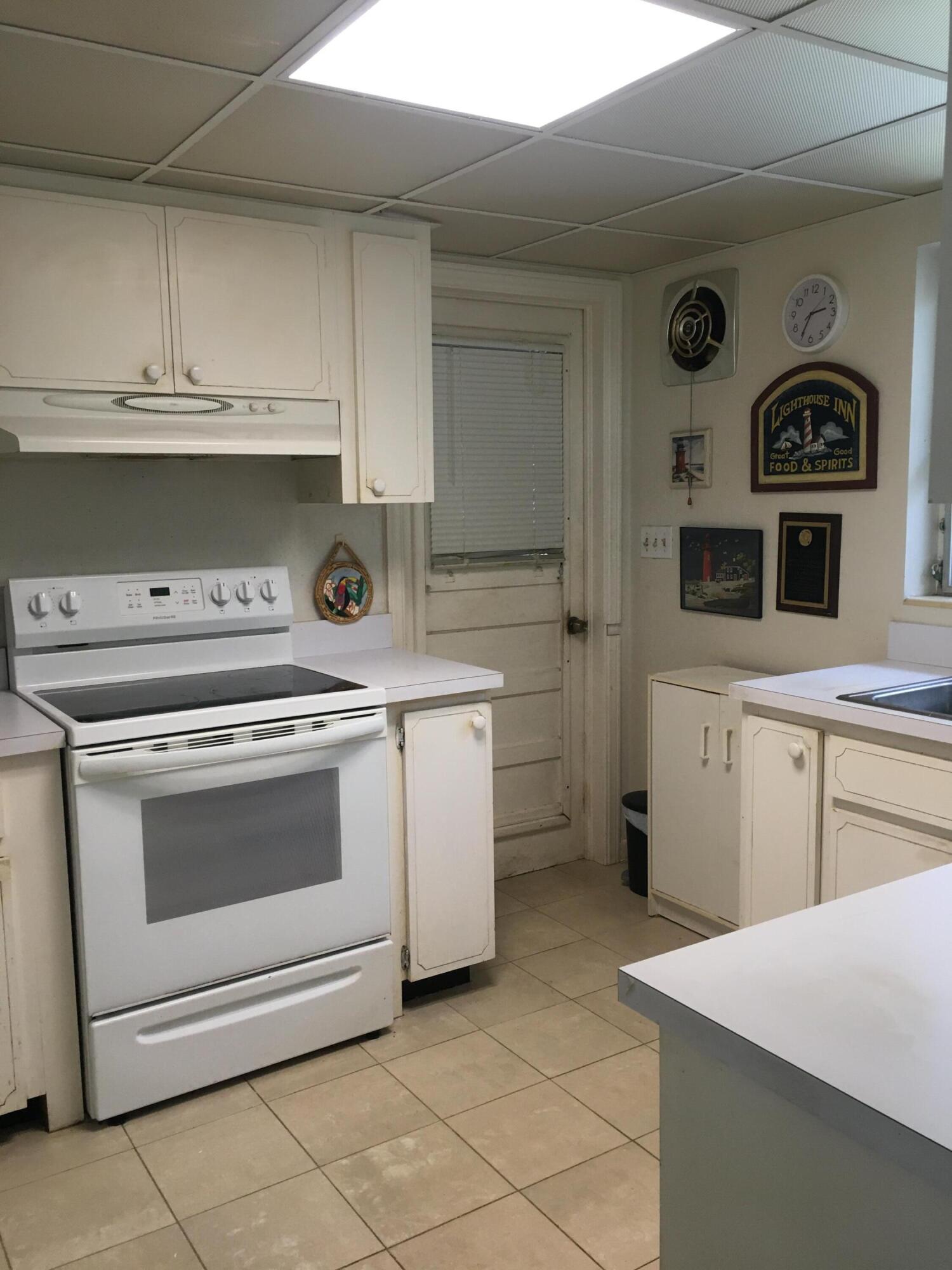 325 Inlet Way Palm Beach Shores, FL 33404 - Photo 20 of 30 Original cabinets