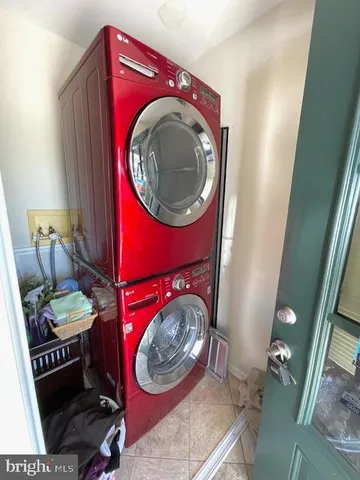 a view of a house with backyard porch and patio