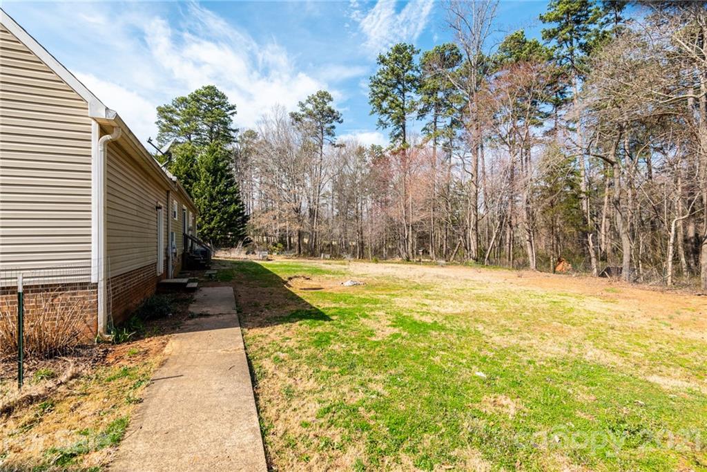 4020 Herman Sipe Road Conover, NC 28613 - Photo 7 of 41 Gallery Image 7