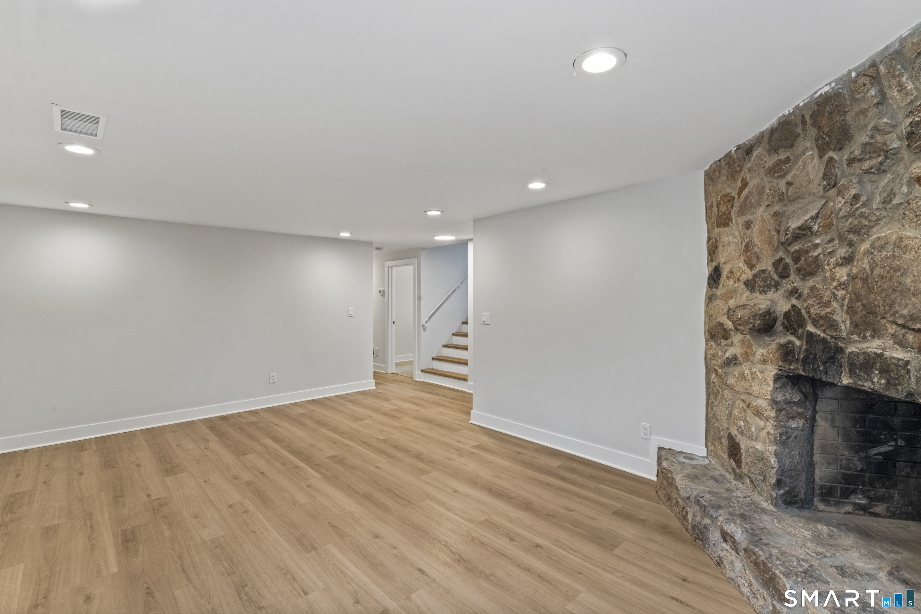 147 Thayer Pond Road Wilton, CT 06897 - Photo 28 of 39