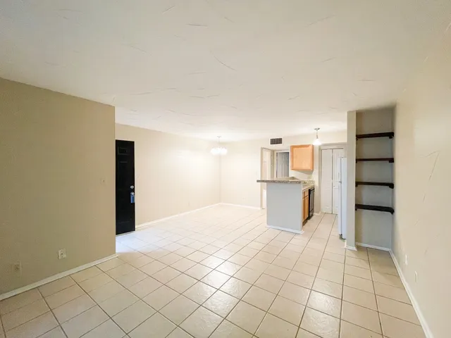 $925 | 3018 South 1st Street, Unit 110, Austin, TX 78704