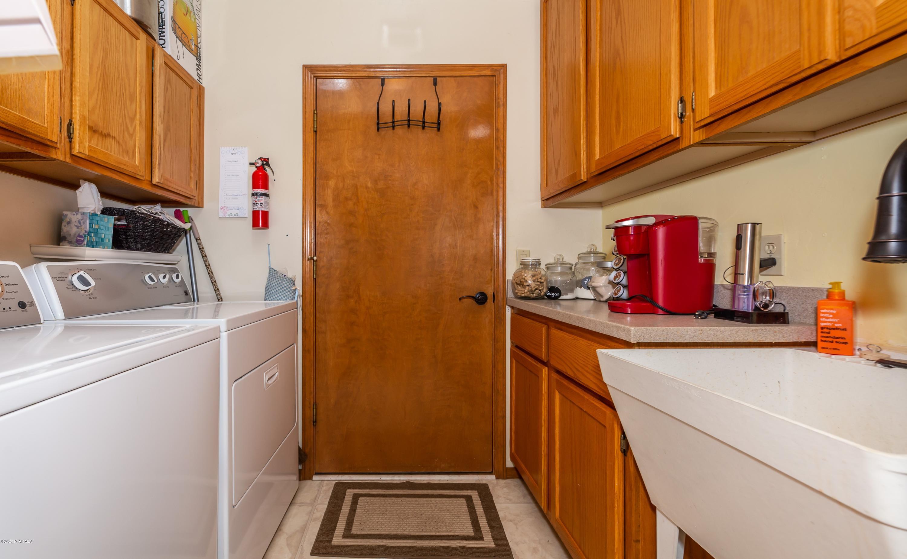 1128 East Timber Ridge Road Prescott, AZ 86303 - Photo 21 of 30 021_Laundry Room