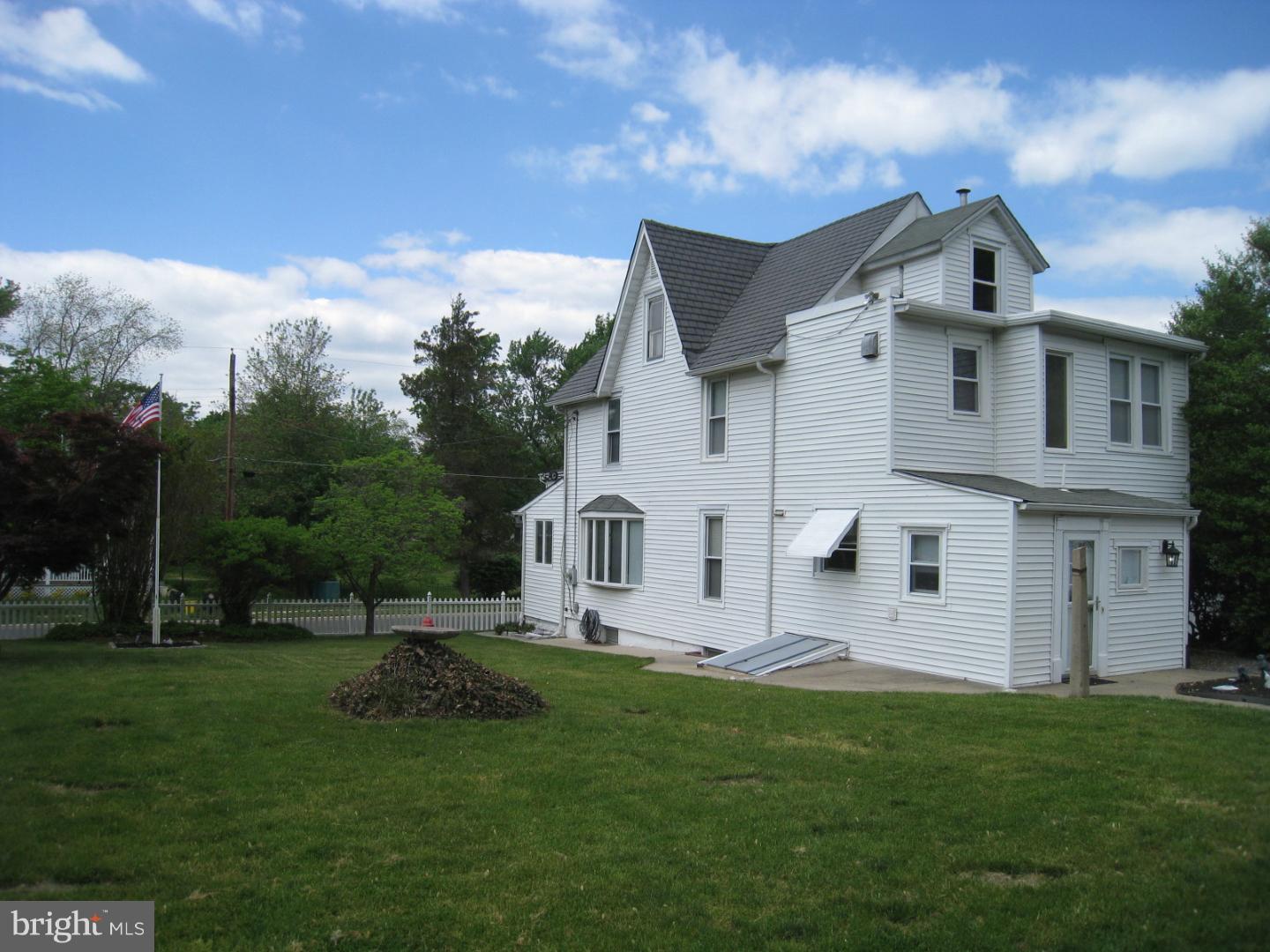 511 Chestnut Avenue Lindenwold, NJ 08021 - Photo 2 of 25 Gallery Image 2
