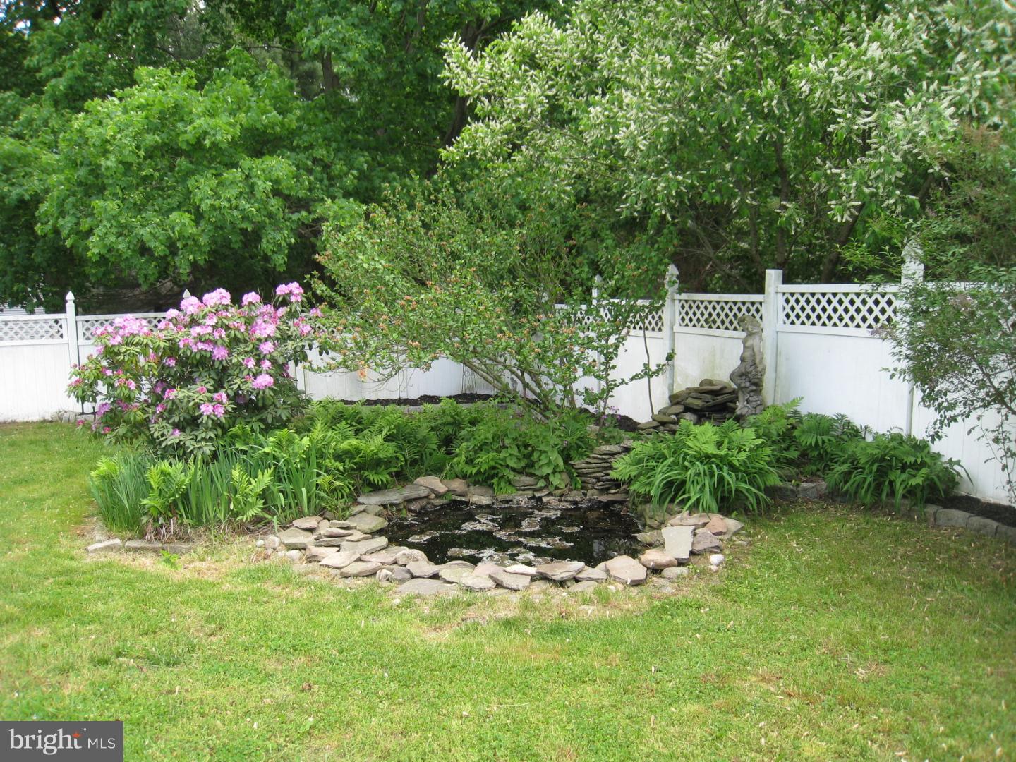 511 Chestnut Avenue Lindenwold, NJ 08021 - Photo 3 of 25 Gallery Image 3