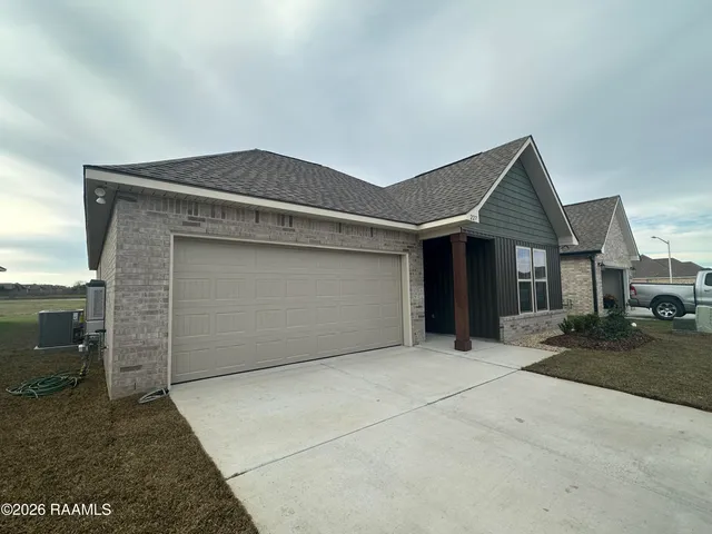 $2,100 | 227 Wakely Court, Lafayette, LA 70506