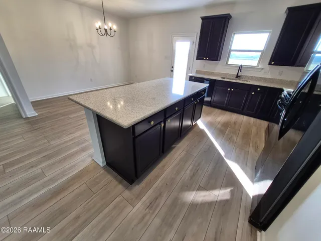 $2,100 | 227 Wakely Court, Lafayette, LA 70506