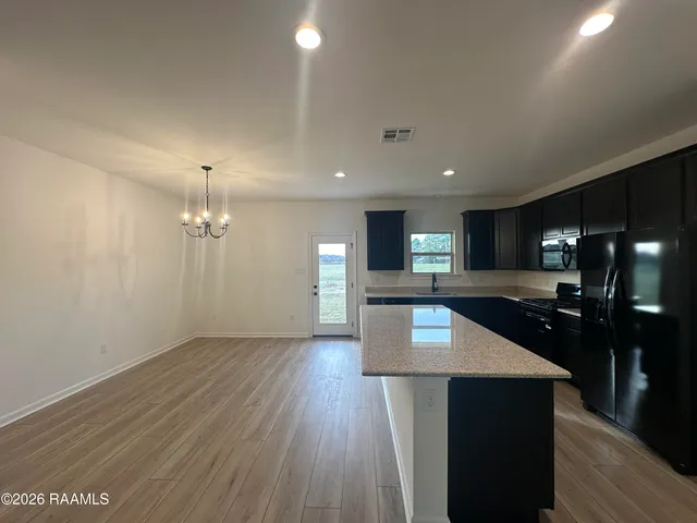 $2,100 | 227 Wakely Court, Lafayette, LA 70506