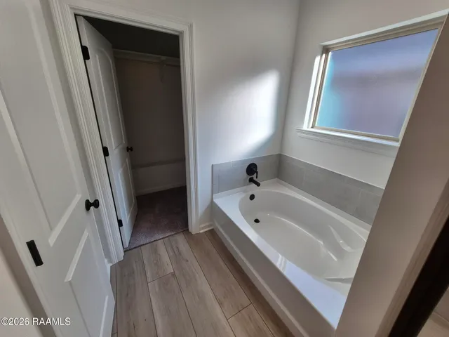 $2,100 | 227 Wakely Court, Lafayette, LA 70506