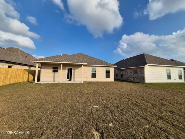 $2,100 | 227 Wakely Court, Lafayette, LA 70506