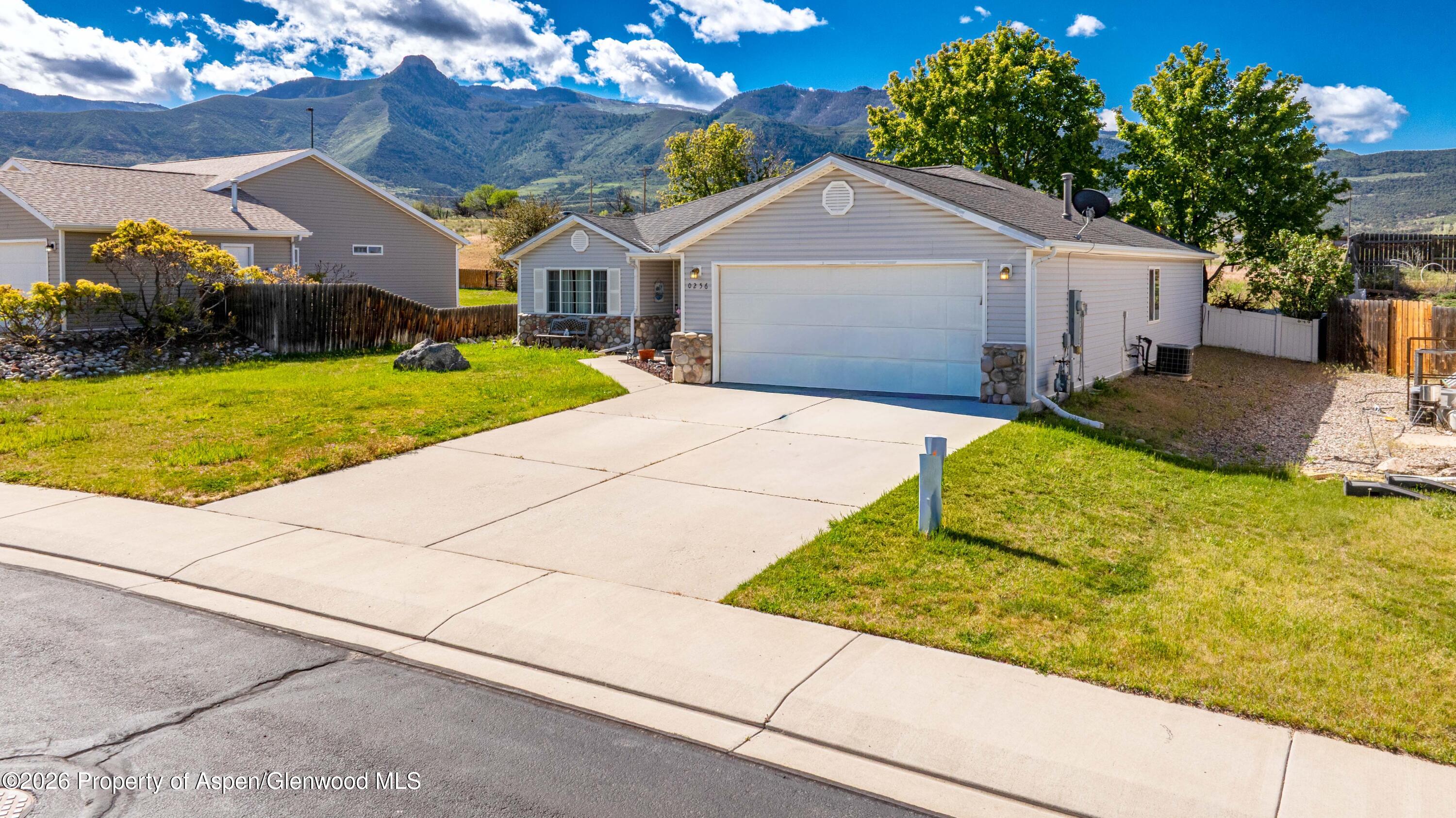 256 Cliff View Circle Parachute, CO 81635 - Photo 2 of 20 9