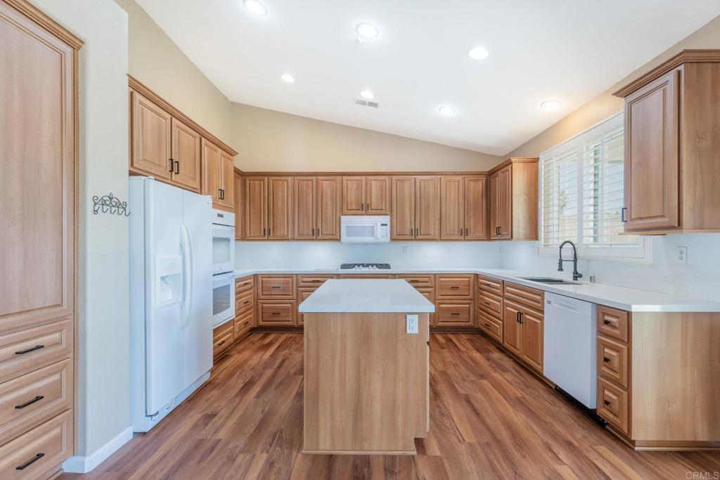 16613 Open View Road Ramona, CA 92065 - Photo 8 of 34