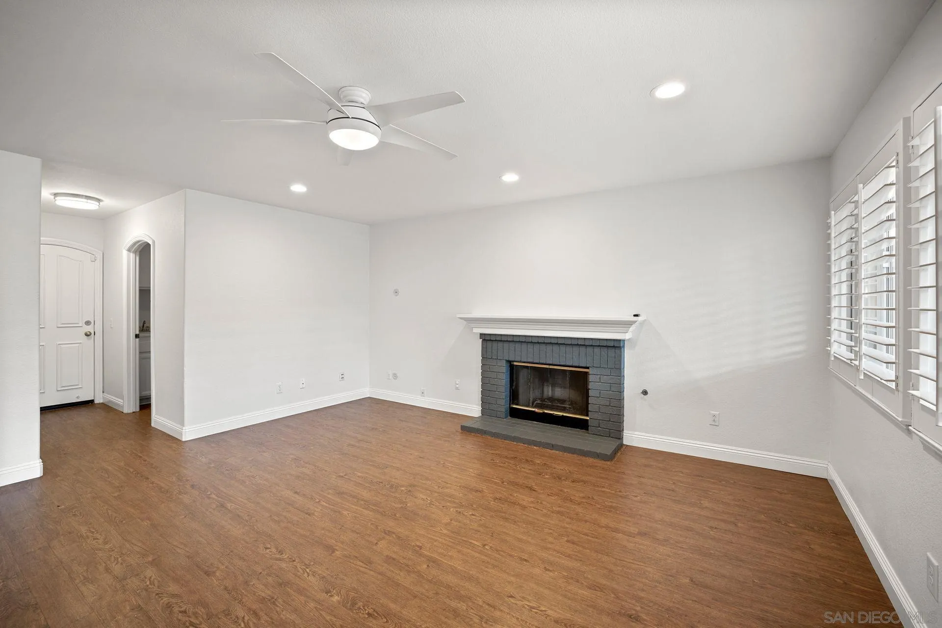4305 Silver Spring Way Oceanside, CA 92057 - Photo 9 of 62 Gallery Image 9