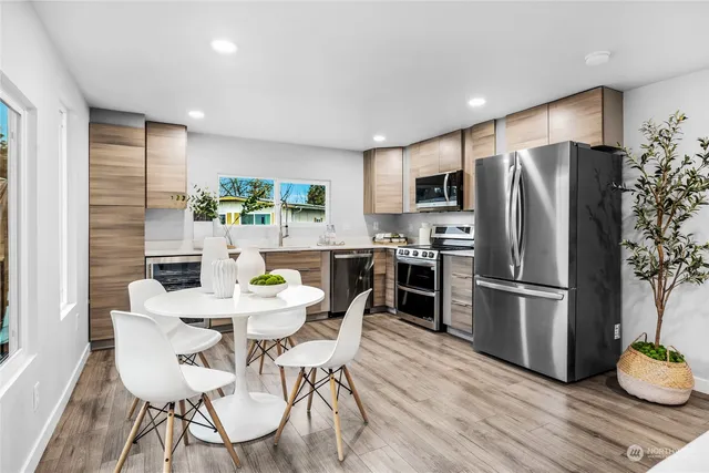 $140,000 | 7301 Northeast 175th Street, Unit 209, Kenmore, WA 98028