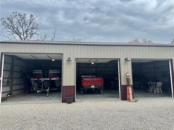 $400,000 | 26493 County Road 225, Flemington, MO 65650