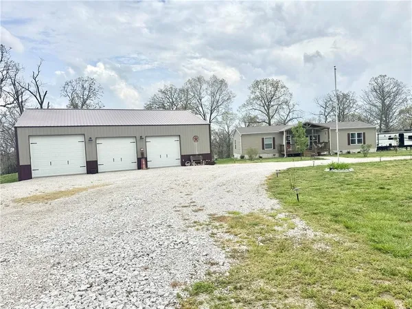 $400,000 | 26493 County Road 225, Flemington, MO 65650