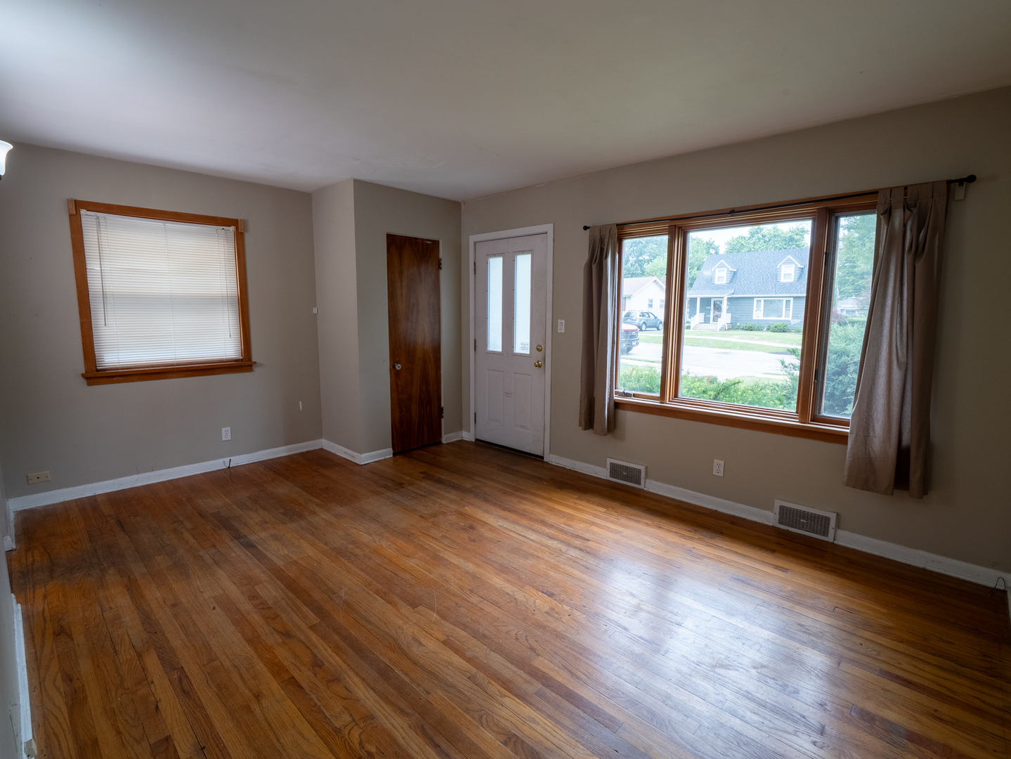 1332 North Main Street Naperville, IL 60563 - Photo 4 of 28