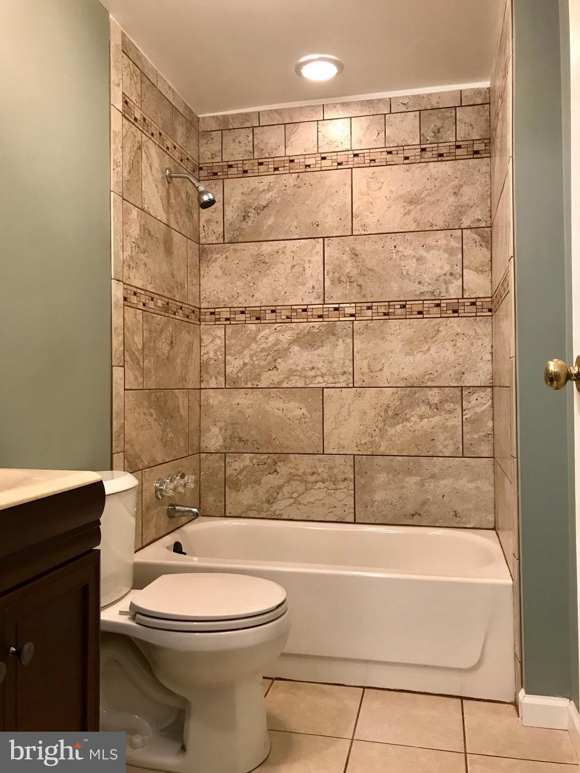 8017 Wynbrook Road Baltimore, MD 21224 - Photo 17 of 28 Bath