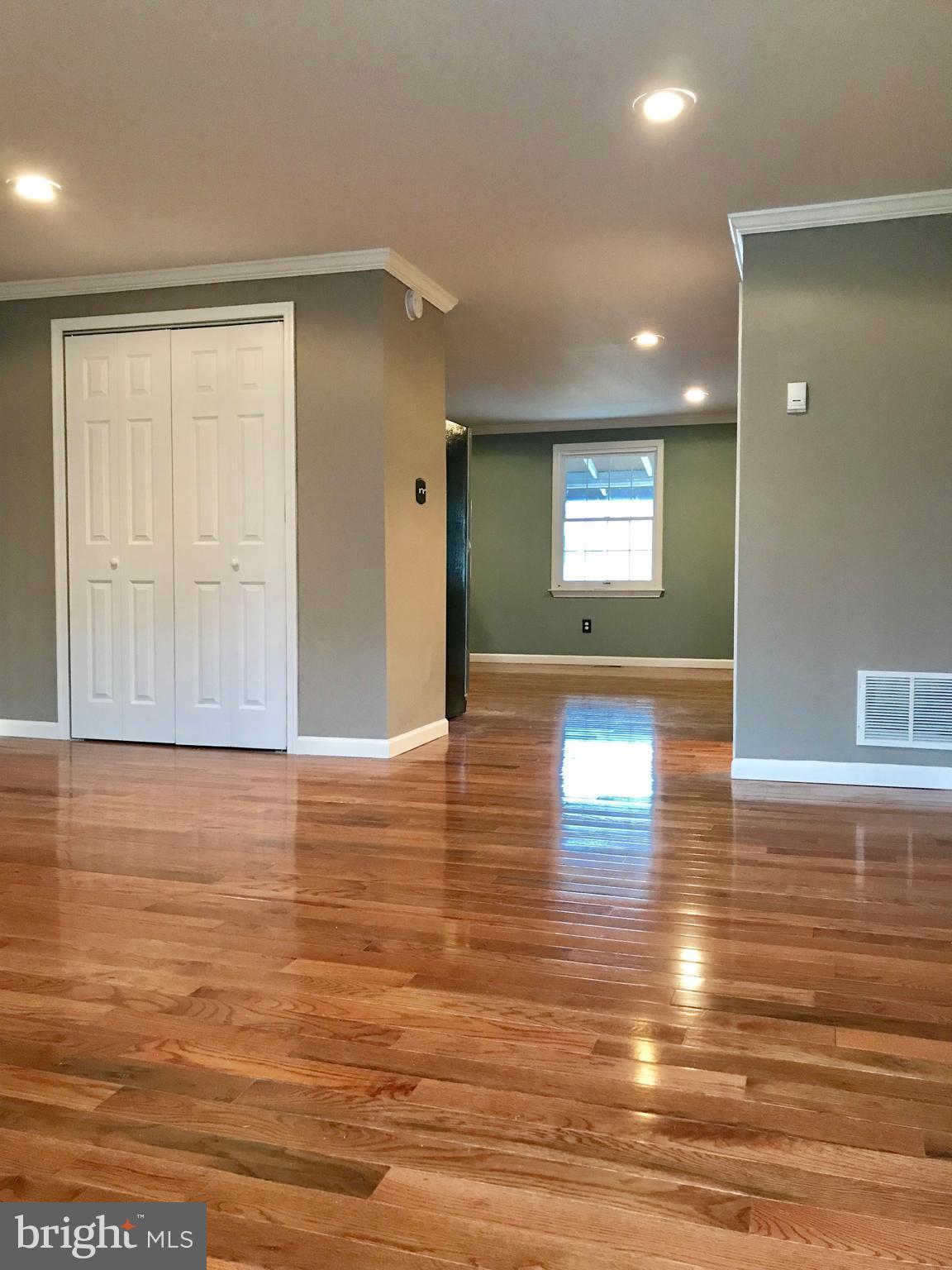 8017 Wynbrook Road Baltimore, MD 21224 - Photo 3 of 28 Interior (General)