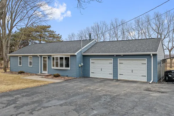 $349,900 | W3866 County Road South, Appleton, WI 54913