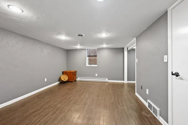 $349,900 | W3866 County Road South, Appleton, WI 54913