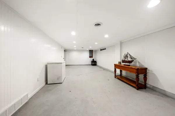 $349,900 | W3866 County Road South, Appleton, WI 54913