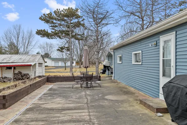 $349,900 | W3866 County Road South, Appleton, WI 54913