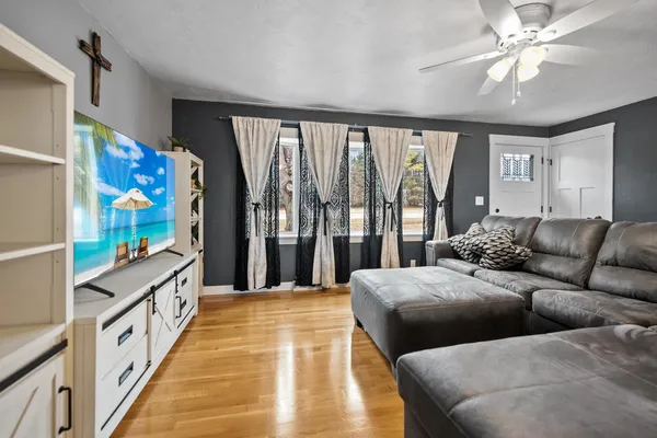 $349,900 | W3866 County Road South, Appleton, WI 54913