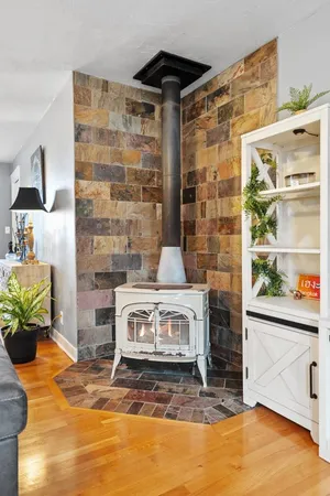 $349,900 | W3866 County Road South, Appleton, WI 54913