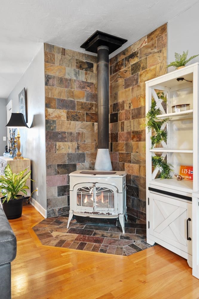 W3866 County Road South Appleton, WI 54913 - Photo 9 of 47