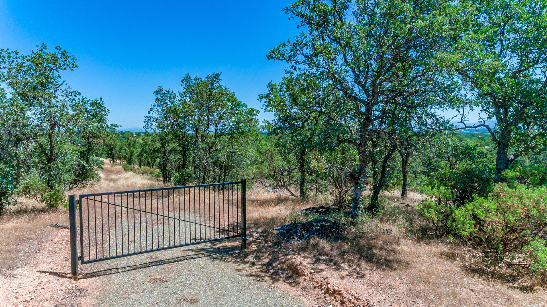 18180 Pack Saddle Road Cottonwood, CA 96022 - Photo 4 of 9 a view of a backyard