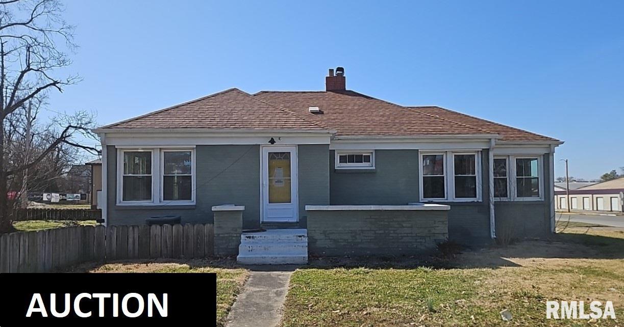 200 West Delaware Street Fairfield, IL 62837 - Photo 1 of 20