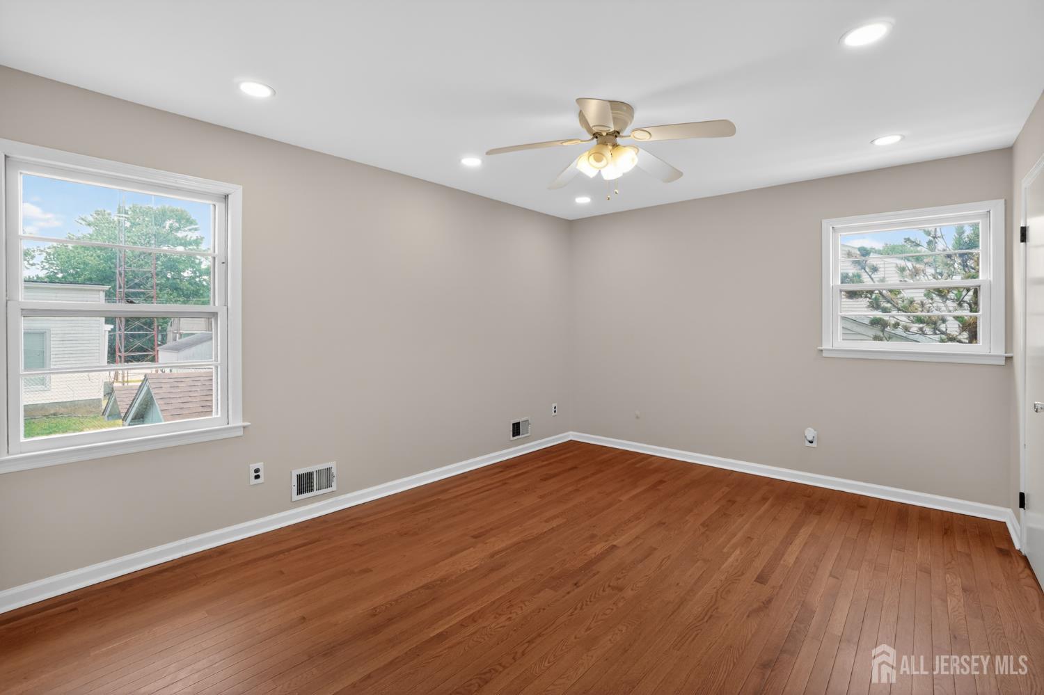 21 Ash Road Edison, NJ 08817 - Photo 18 of 35