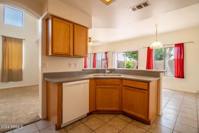 $1,995 | 10065 East Capri Avenue, Mesa, AZ 85208