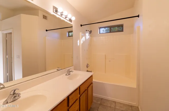 $1,995 | 10065 East Capri Avenue, Mesa, AZ 85208