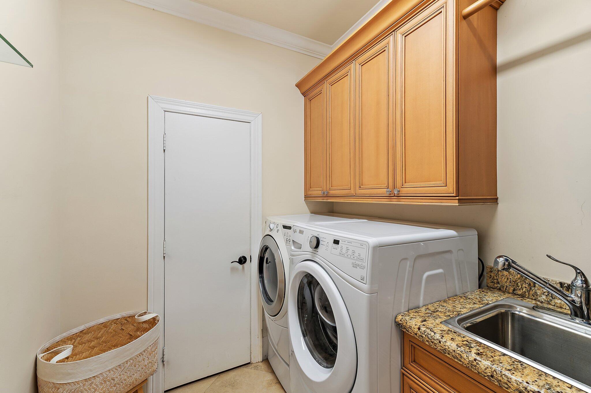 136 Lighthouse Drive Jupiter Inlet Colony, FL 33469 - Photo 23 of 67 Laundry Room