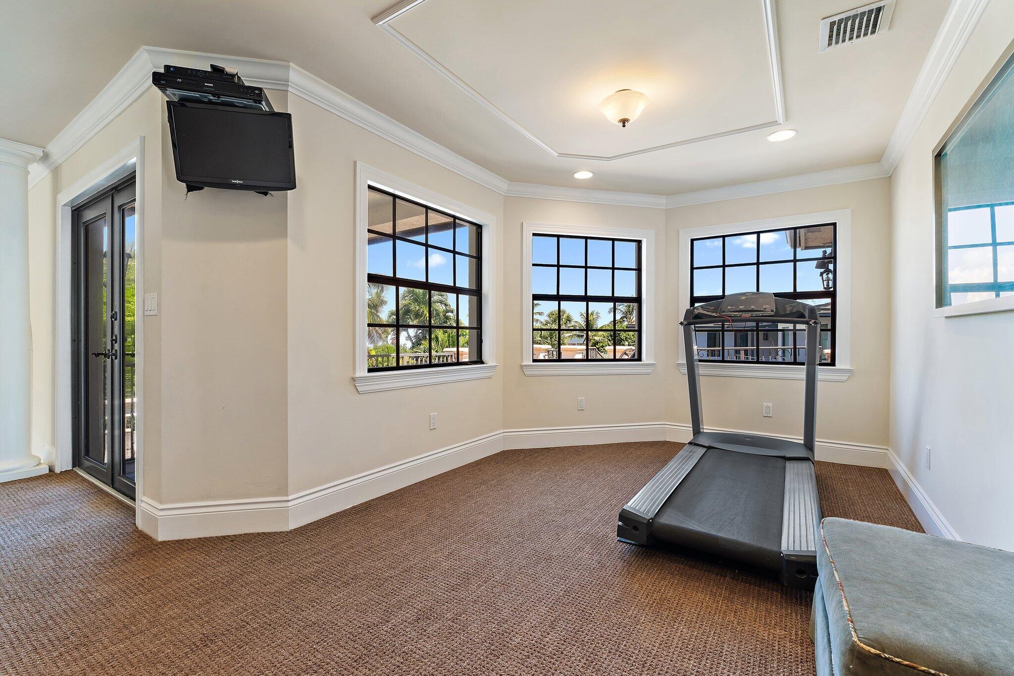 136 Lighthouse Drive Jupiter Inlet Colony, FL 33469 - Photo 26 of 67 2nd FL Loft Area