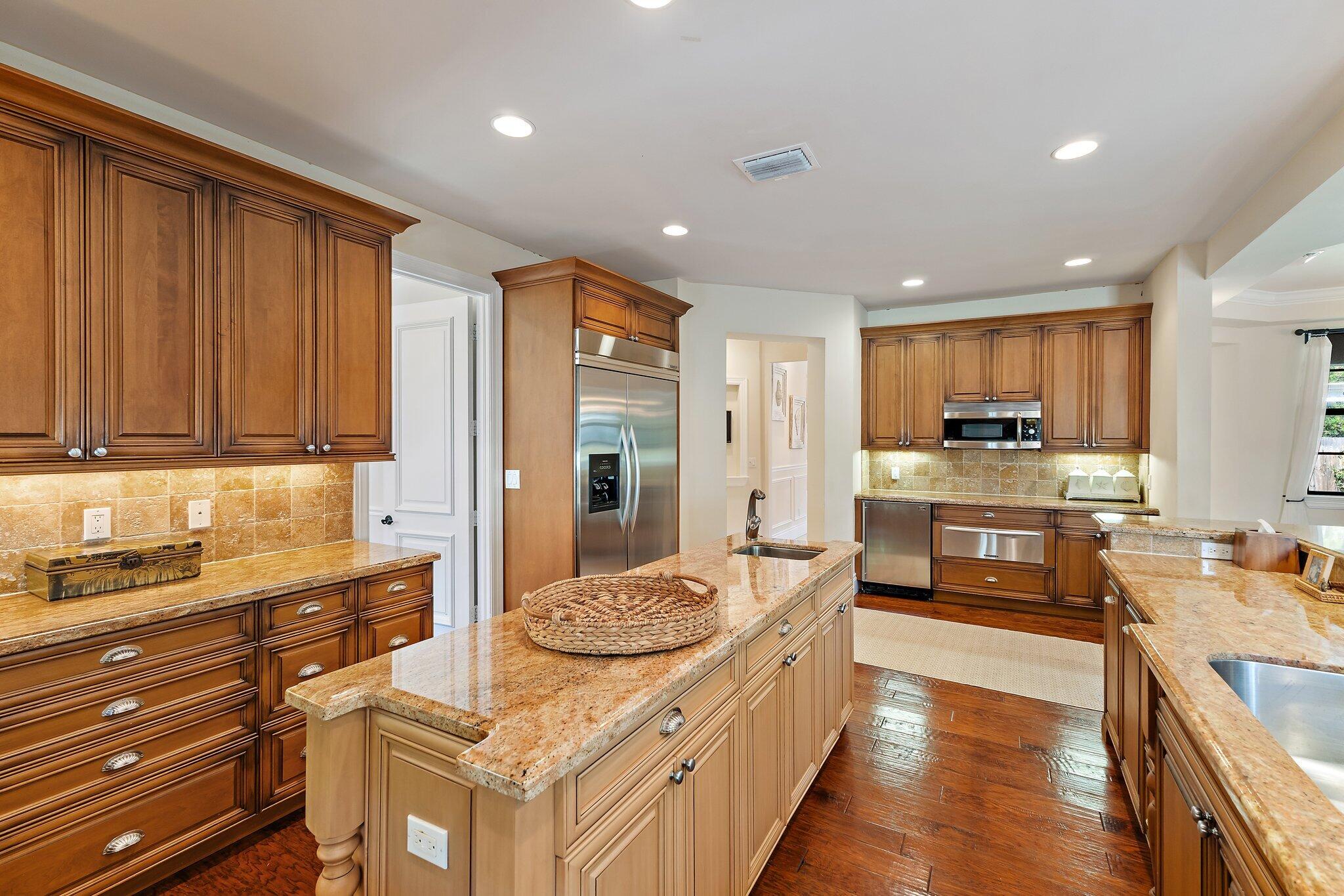 136 Lighthouse Drive Jupiter Inlet Colony, FL 33469 - Photo 49 of 67 Kitchen