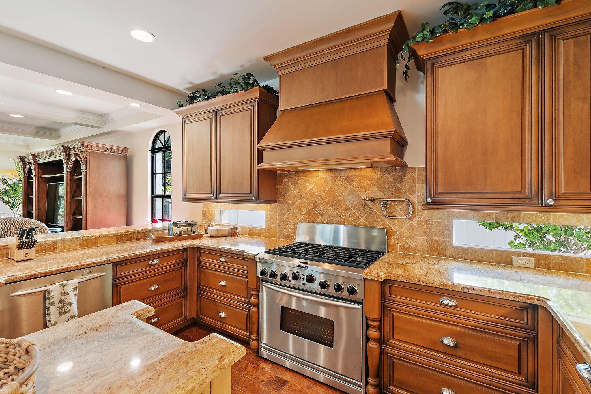 136 Lighthouse Drive Jupiter Inlet Colony, FL 33469 - Photo 50 of 67 Kitchen